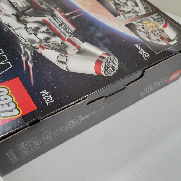 LEGO Star Wars: Tantive IV (75244) - Picture 11 of 16